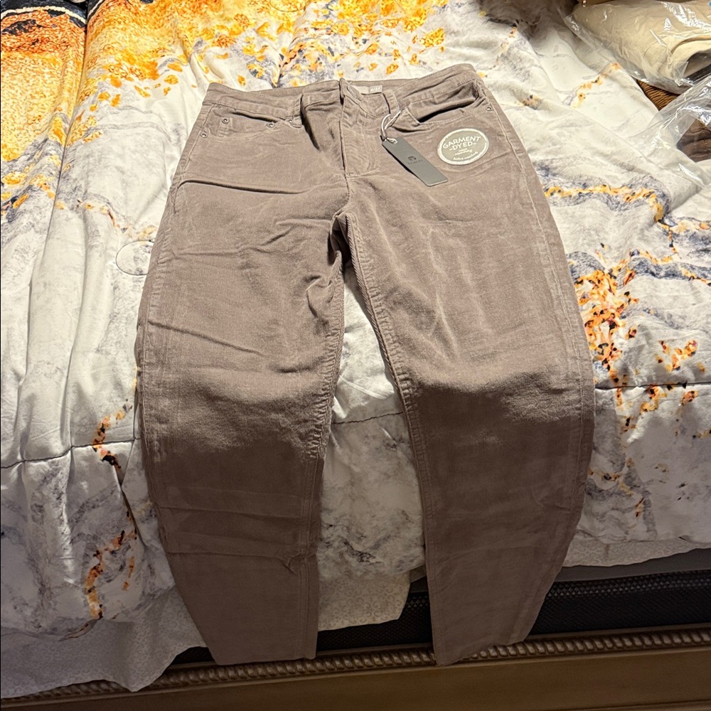Tractr Women's Straight Leg Jeans in Taupe